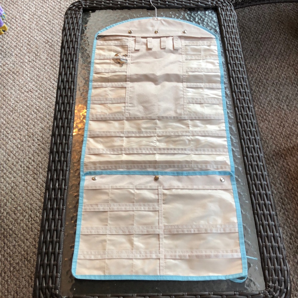 Double sided jewelry organizer